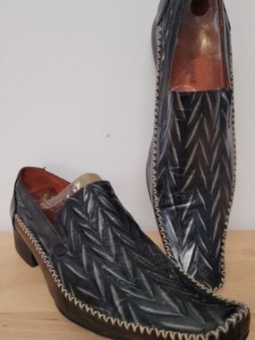 Robert Wayne Black Chevron-Textured Leather Slip-On Loafers
